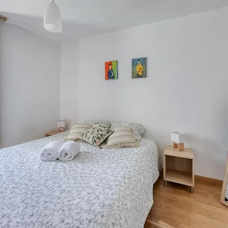 Le Cocon Cavet T3 Coeur Village Marche & Port Apartment *