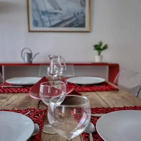 Le Cocon Cavet T3 Coeur Village Marche & Port Apartment