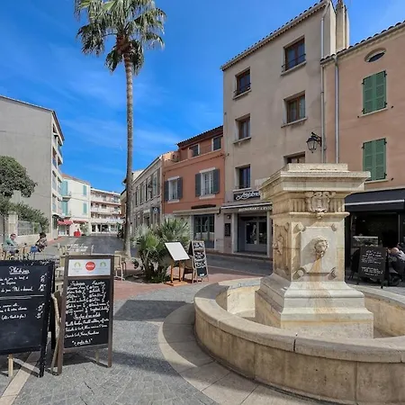 Le Cocon Cavet T3 Coeur Village Marche & Port Apartment *